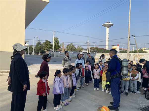 f564d107737941b98e1717f5f2820a5f.jpg f564d107737941b98e1717f5f2820a5f.jpg